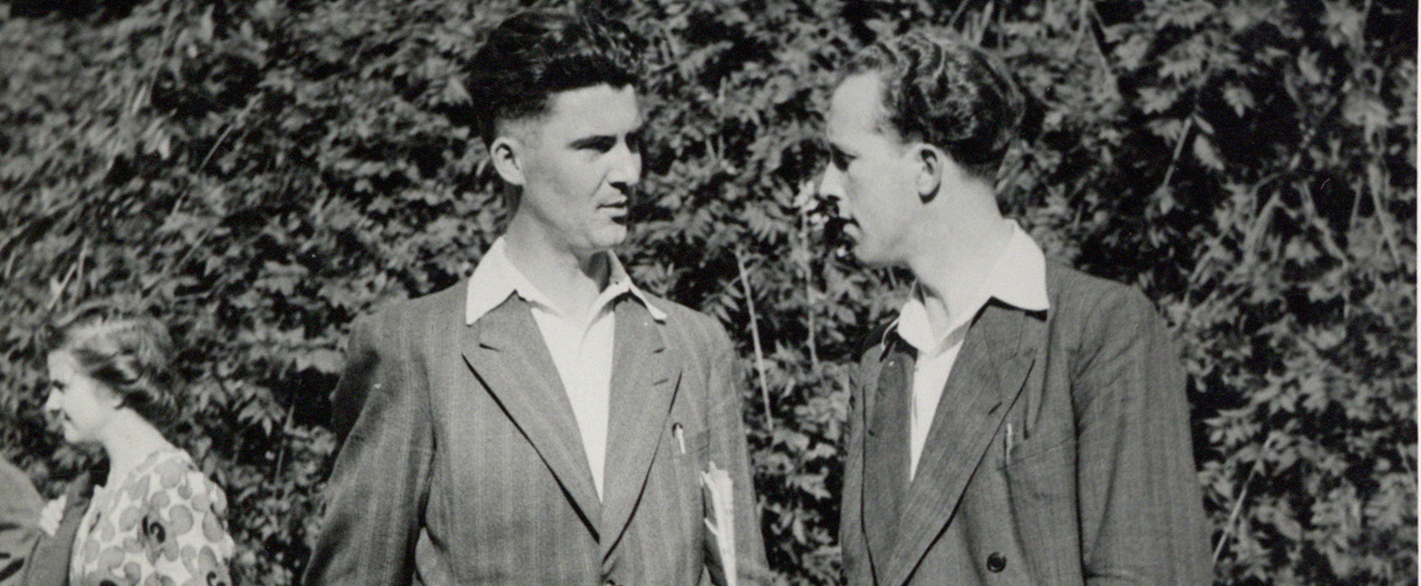 Hubert van Herreweghen en Frank Meyland op de Poëziedagen van Merendree, 1949