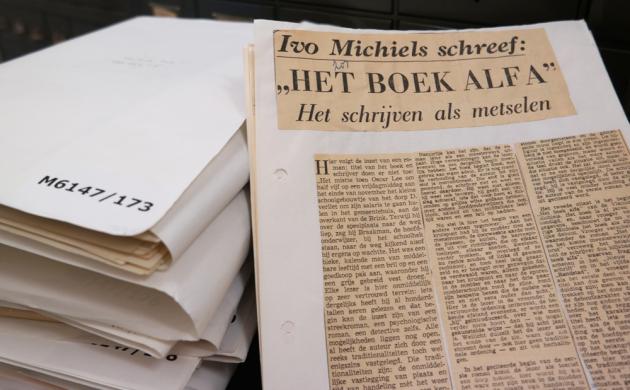 Knipsels van vroege recensies Knipsels van vroege recensies