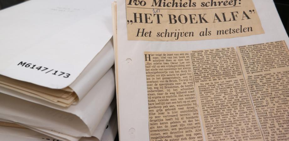 Knipsels van vroege recensies Knipsels van vroege recensies
